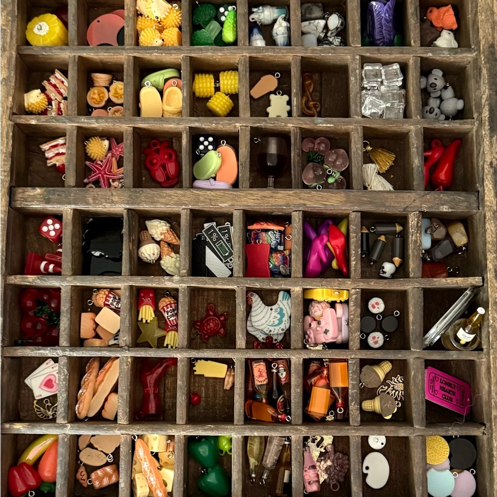 Huge Charm Lot – 300+ Unique Charms with Display Tray – Jewelry Making, Crafting
